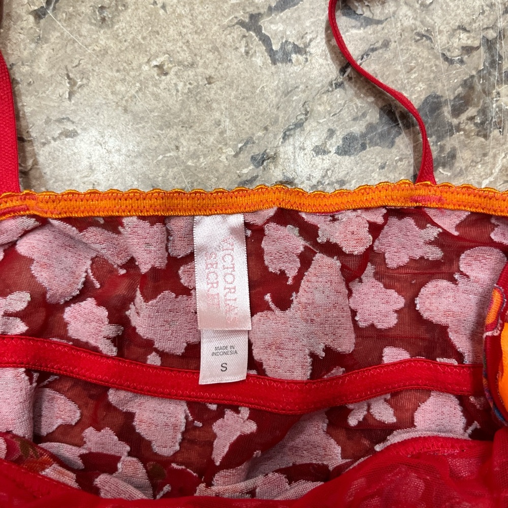 Y2K Printed Victoria’s Secret Babydoll Slip - Picture 2 of 5